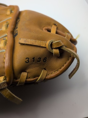 Spalding • Competition Series Dwight Gooden RHT Leather Baseball Glove 3136 Used - Picture 12 of 14