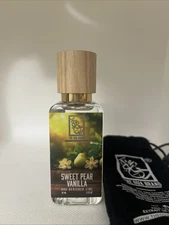 Dua Sweet Pear Vanilla Extrait De Parfum Spray 1.1 Oz / 34 mL Fragrance Women