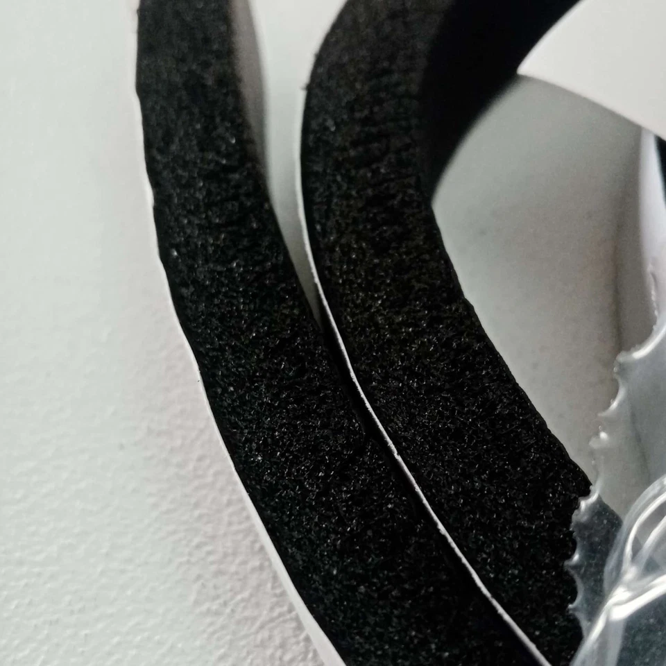 Guarnizione da 10 x 20mm lunghezza 5mt in gomma nera espansa autoadesiva - Immagine 3 di 4