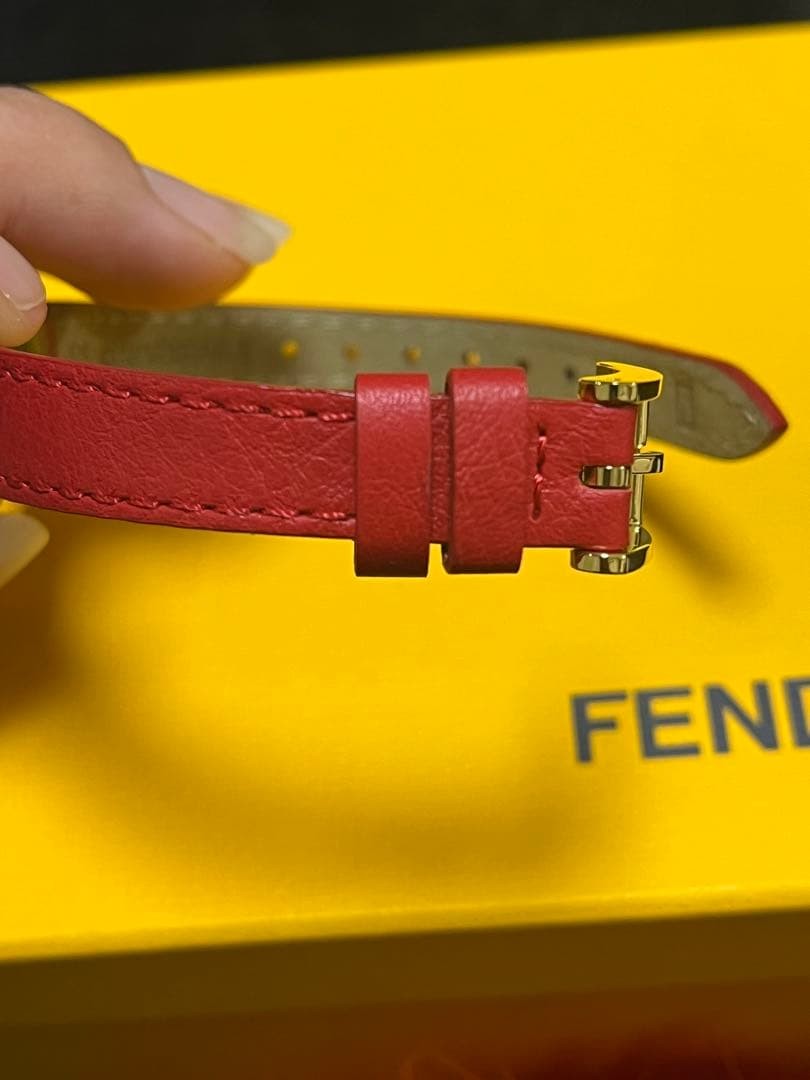 FENDI Analog Watch Leather Red/Black Fur Etched Box Used thumbnail 4