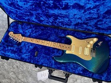 MINT - 2025 Fender LIMITED EDITION - AMERICAN ULTRA II STRATOCASTER HSS, AURORA