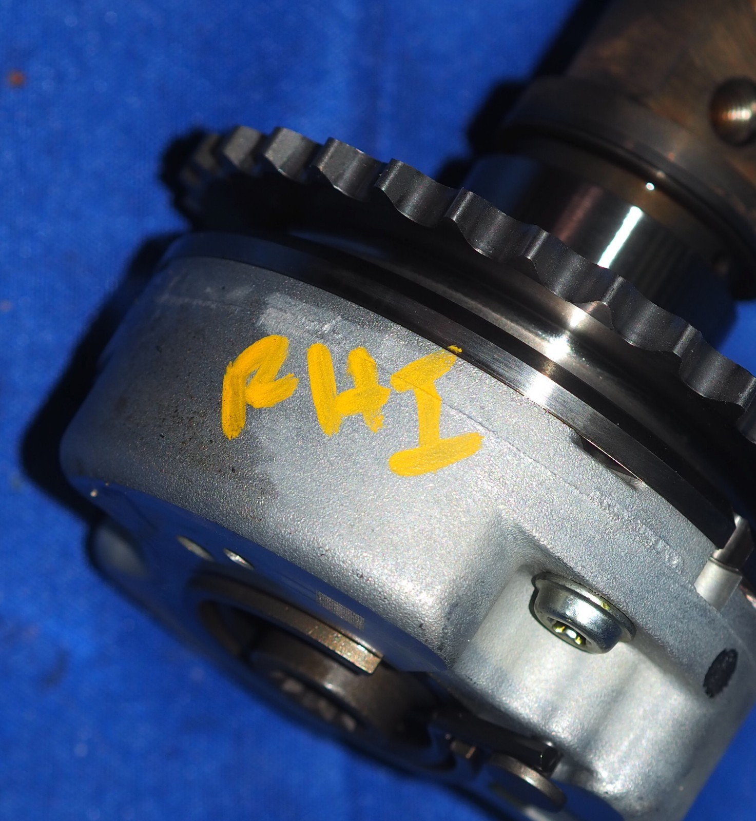 2013-2018 Bentley Continental GT GTC Spur 4.0L Left Side Intake Camshaft 31K Mi