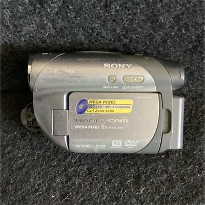 Sony Handycam DCR-DVD205 Camcorder 12x Optical Zoom Carl Zeiss Lens DVD+RW