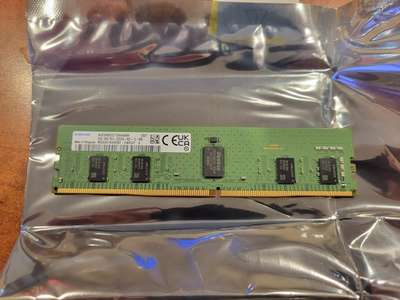 Samsung 8GB PC4-3200AA-R 1Rx8 DDR4 ECC RDIMM Server Memory