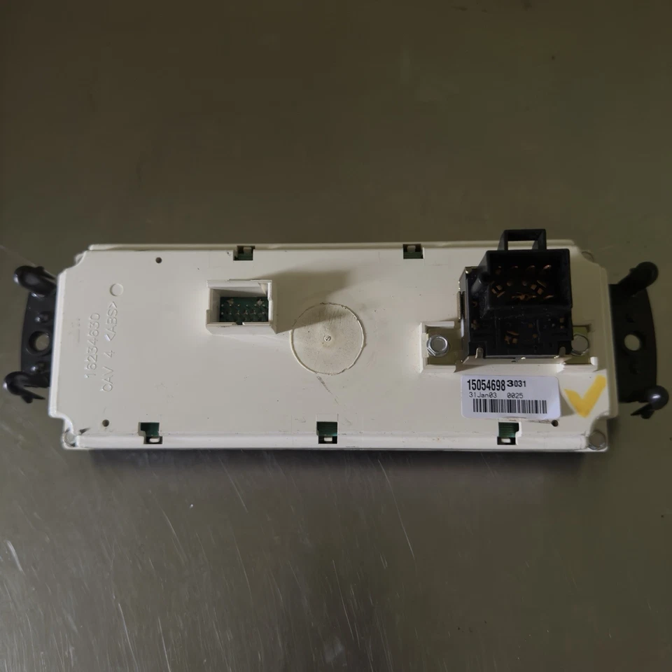 00-02 Controles de climatización Chevrolet Tahoe SUBURBAN GMC Yukon 15060162 Foto 2 de 4