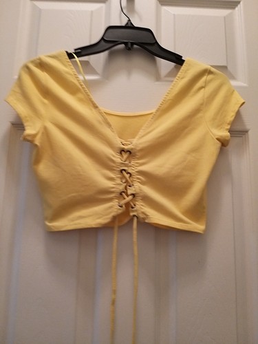 Women's Scoop Neck Short Sleeve Tie Crop Top by Ambiance Apparel M - Picture 4 of 5