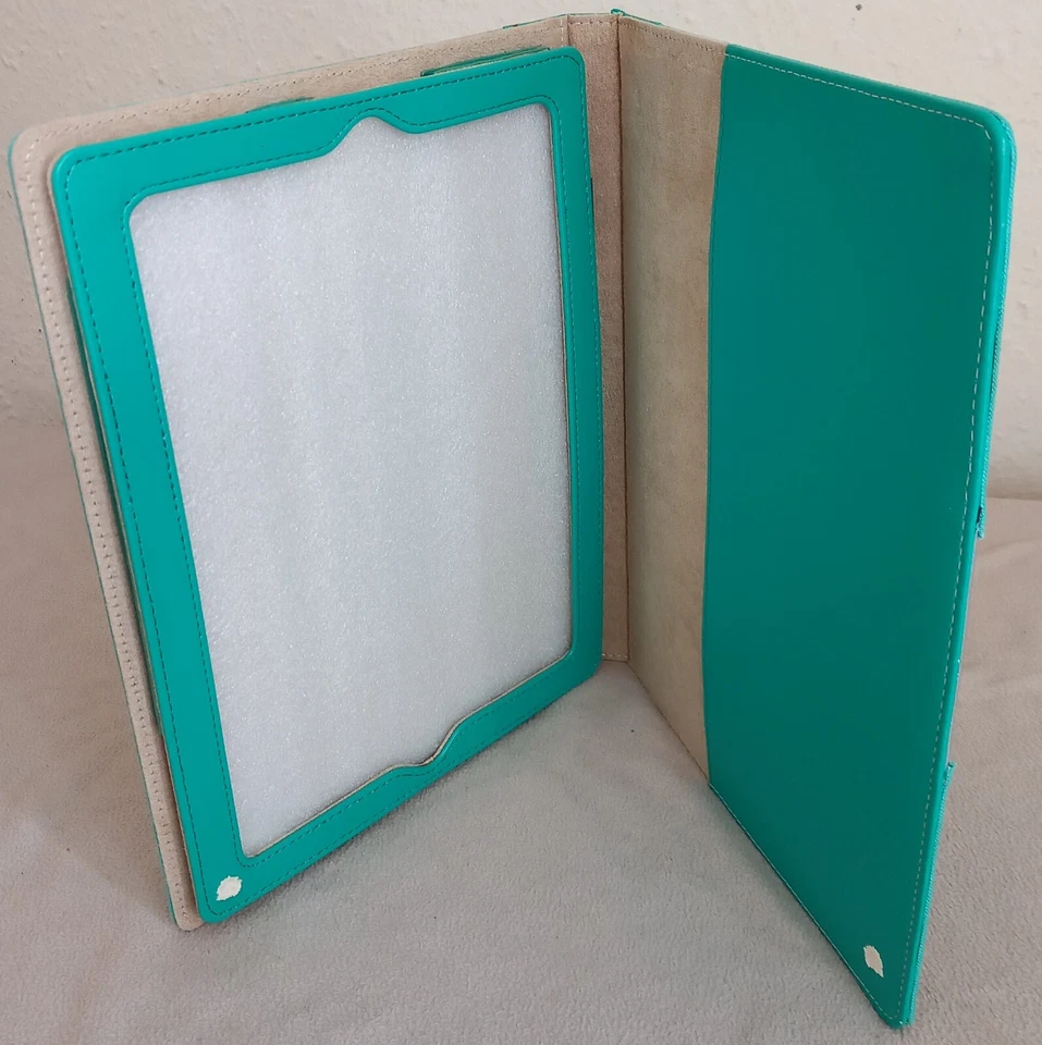 Cygnett Alumni Canvas Casa Inside Pocket for iPad 1st, 2nd, 3rd & 4th Gen - Image 3 of 4