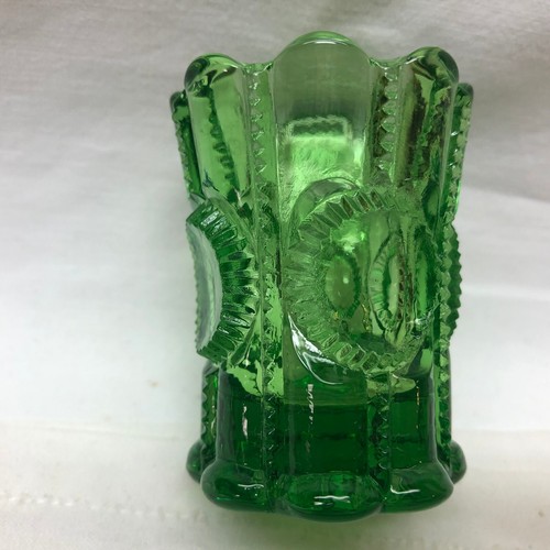 Soporte de púa de vidrio verde vintage borde de vieira 2 1/4" de alto - Imagen 3 de 6