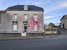 6-room house 118 m² in Secondigny with two garages