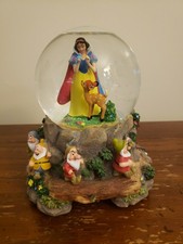 Snow White And The Seven Dwarfs Musical Snow Globe