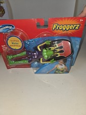 SwimWays Froggerz Super Water Skipper 2011 Soft Frog Sling RARE Plastic Open Kb