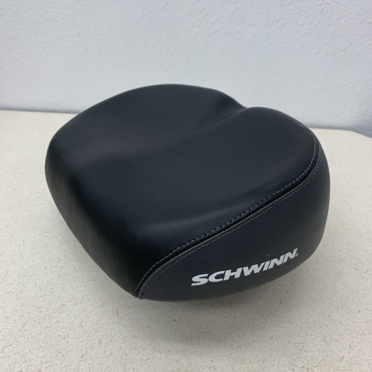 Schwinn Bicycle Seat Ergonomic Noseless Saddle Black Grey Comfortable Ride