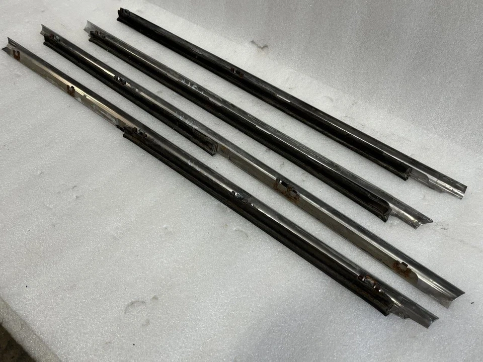 Honda Accord 1979 1980 1981 sedán puerta delantera trasera ventana molduras molduras cromo Foto 2 de 4