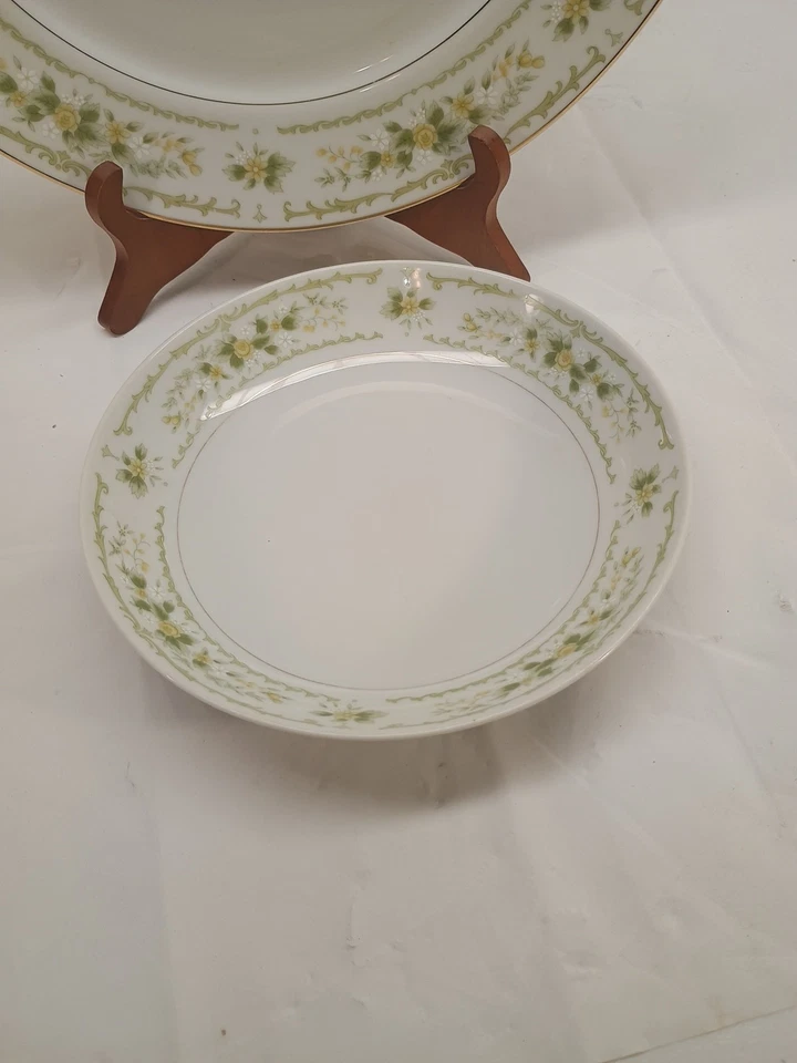 Plato y cuenco de 7,5" Mikasa Fine China Waverly de 12" Foto 2 de 4