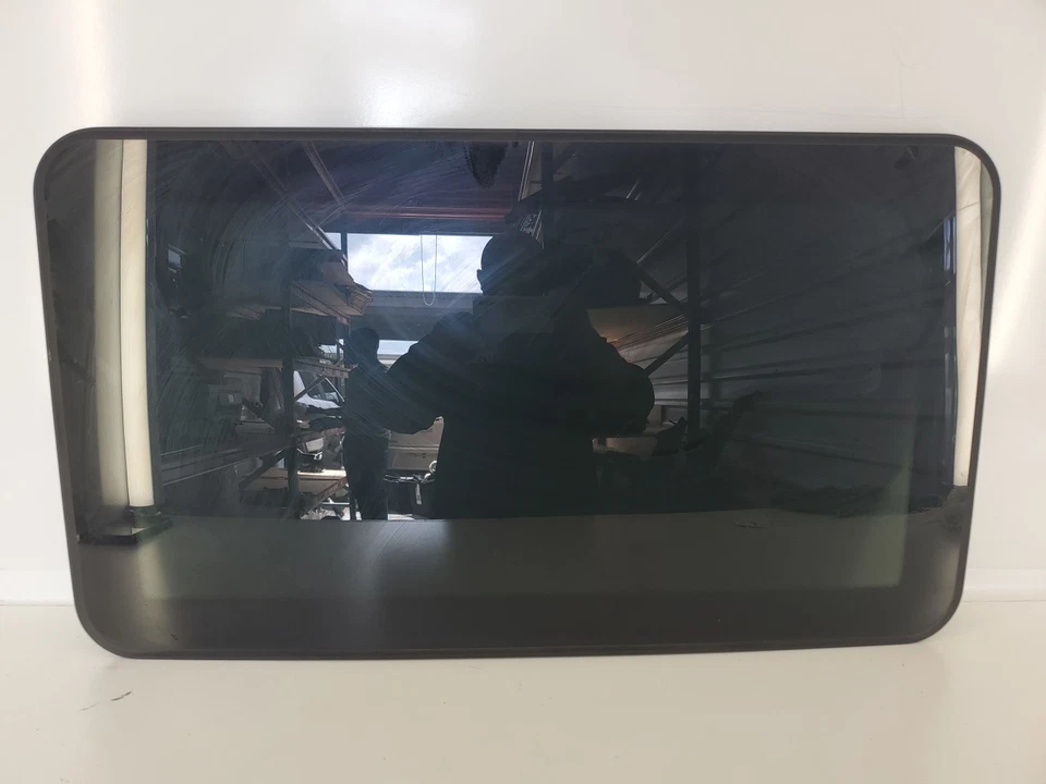 07-14 Mercedes-Benz C300 Sunroof Sun Roof Glass 2167800021 OEM - Image 2 of 4