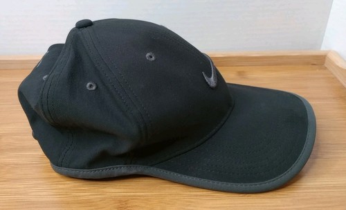 Nike Golfmütze Kappe Riemen hinten schwarz auf schwarzem Swoosh Einheitsgröße verstellbar ⛳ - Bild 2 von 7