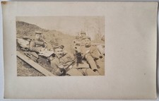 AK - Foto - Deutsche Soldaten in Graben mit Rohren & Ausr&uuml;stung - 1. WK 1914/18