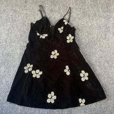 Urban Outfitters Black Velvet Daisy Embroidered Mini Dress Size M NWT OB1235489