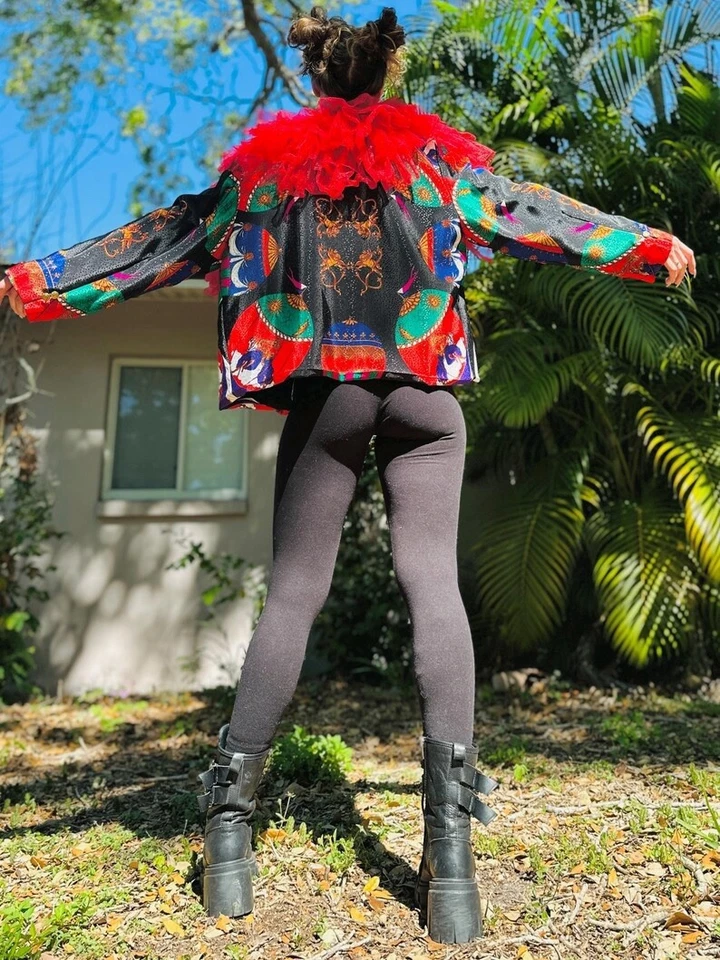 Chaqueta Sedosa Reciclada Ornamentada Vintage Años 90 Con Cuello Volantes Rojo Hecho a Mano Grande Foto 3 de 4
