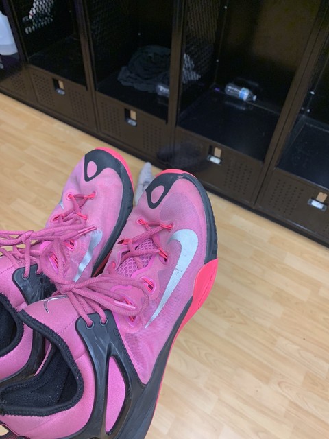 pink nike zoom hyperrev