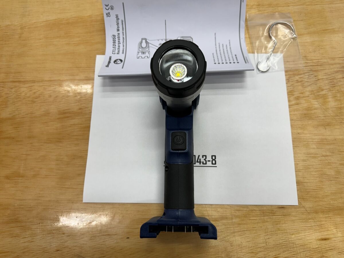 Snap-on Tools NEW POWER BLUE 18v 800 Lumen Cordless Work Snap-on Tools NEW POWER BLUE 18v 800 Lumen Cordless Work