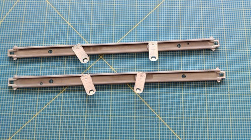 Miele Geschirrspüler Führungsschiene m Rollen Korbrollen T.-Nr.: 3145171 Set R-L