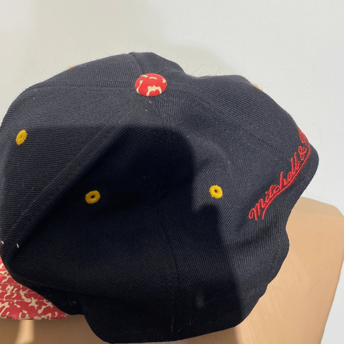 Mitchell & Ness Men's Miami Heat 5 Panel Snap Back Blue/Red Cap - Picture 5 of 9