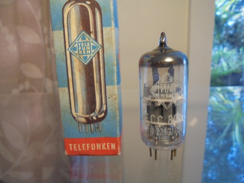 TELEFUNKEN ECC803S 12AX7 GERMAN OLD STOCK TESTED 100% STRONG VINTAGE TUBE VALVE - Picture 3 of 14