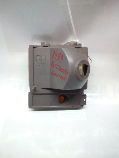 Passenger Corner/Park Light Cornering RWD Fits 80-89 FLEETWOOD 304020 - Image 3 of 4