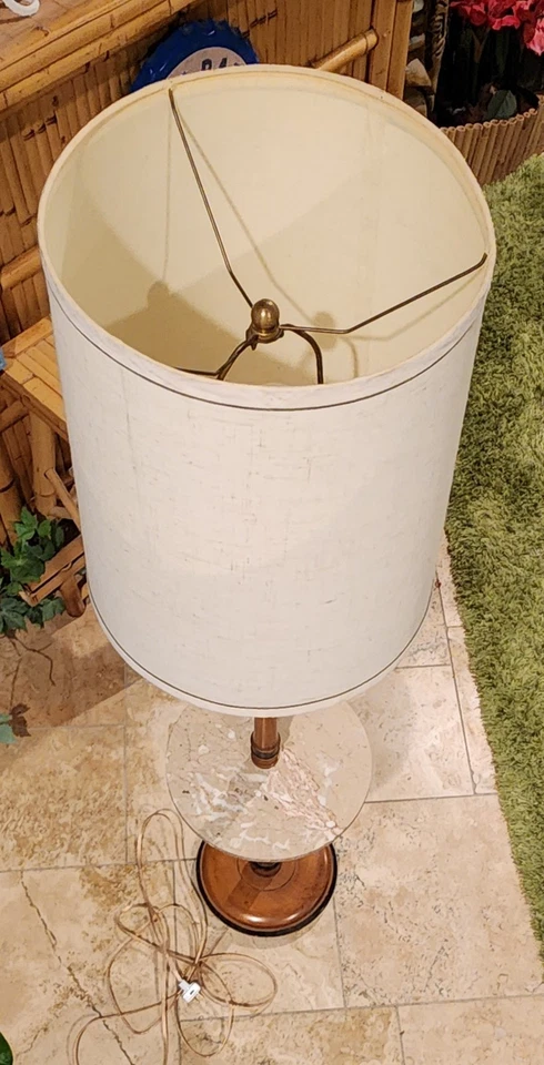 LÁMPARA DE PIE CLÁSICA ESTILO BAMBÚ VINTAGE MESA PIEDRA MEDIADOS AÑOS 60 PANTALLA ORIGINAL 3 VÍAS Foto 2 de 4