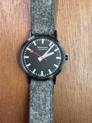 Mondaine SBB CFF FFS Quartz Swiss Made 41mm Black Dial Gray Leather Strap Box