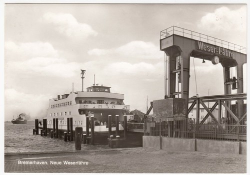 Germany; Bremerhaven, New Weser Ferry At Dock RP PPC Unused, c 1950's - 第 1/3 張圖片