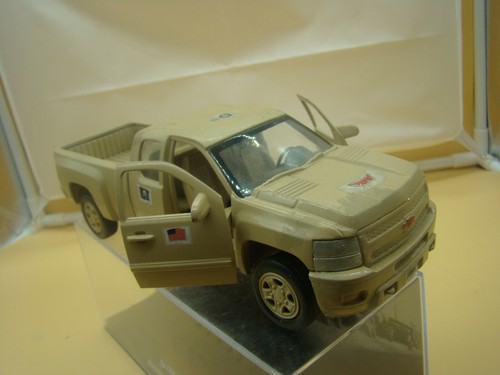 CHEVROLET SILVERADO 1/32éme New Ray Transformation Guerre du Golfe Modèle Unique - Foto 7 di 7