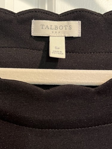 Talbots Scallop Boat Neck Sleeveless Stretch Ponte Black Dress Sz Small Petite - Picture 3 of 3