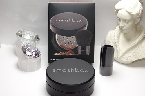 Smashbox HALO LIGHT/MEDIUM poudre perfectionnante hydratante + BROSSE 0,67 NEUF dans sa boîte