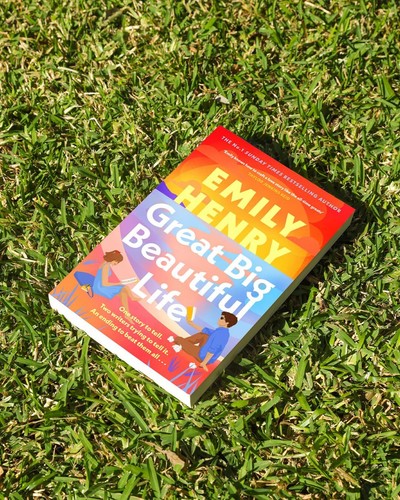 Great Big Beautiful Life: The dazzling new romantic novel from the #1 Sunday - Picture 3 of 3