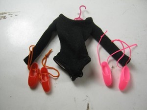 vintage-Barbie-Dance-Outfit-and-2-pairs-of-Dancing-Shoes