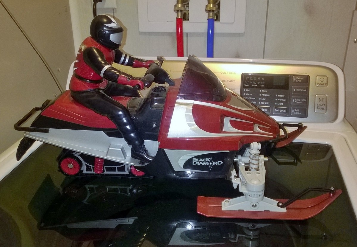 Radio Control Snowmobile The Lonely Outlaw Stunning RC Snowmobile On