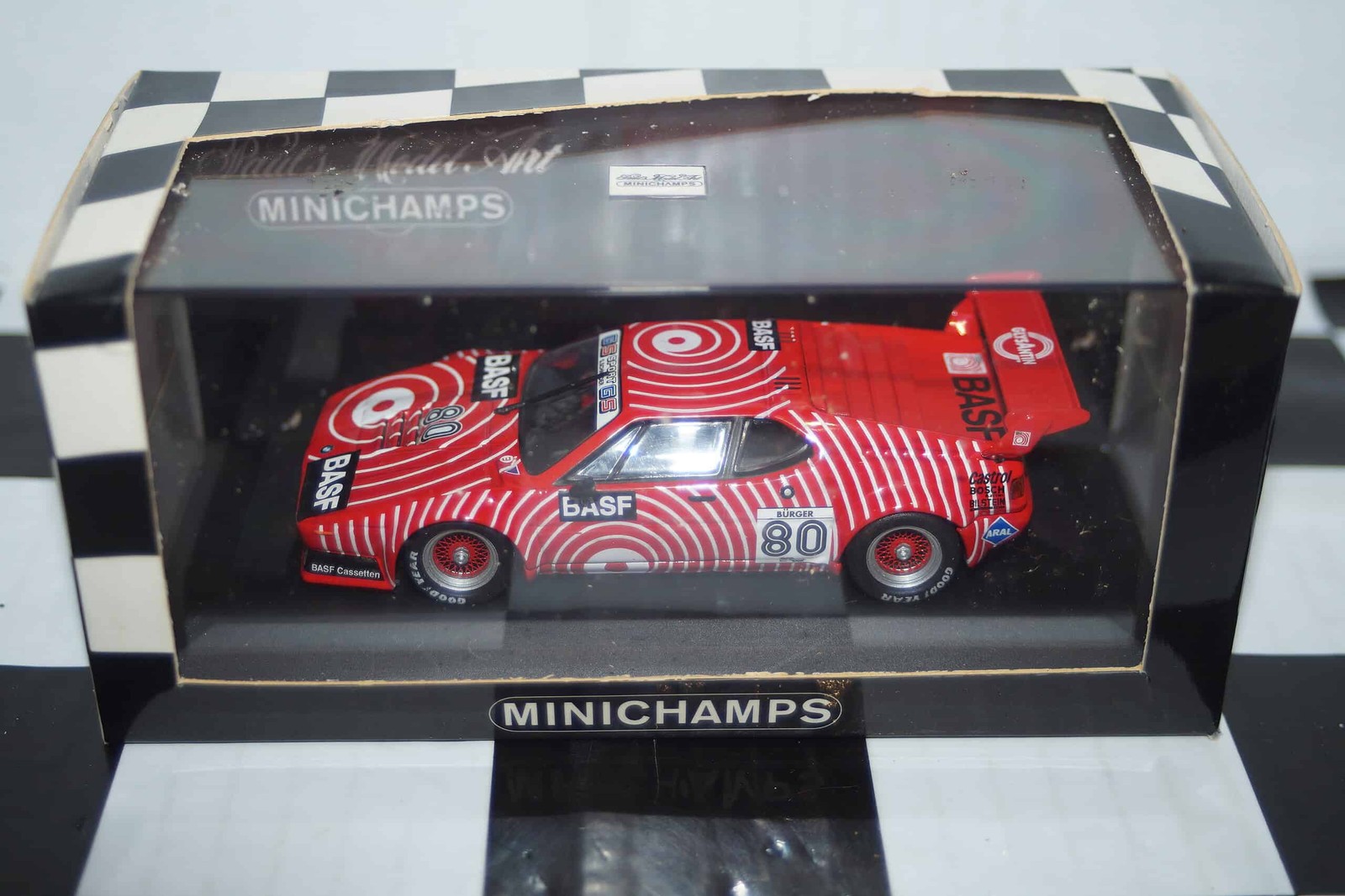 Minichamps BMW M1 BASF H.G.Burger 1:43 ref 430 802580