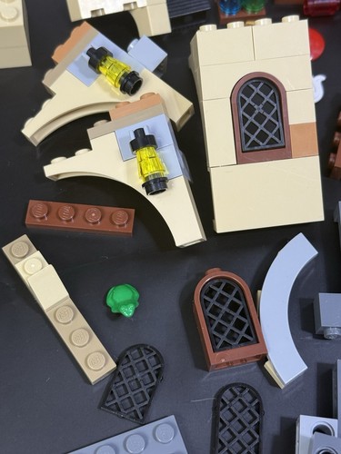 LEGO Replacement Parts - Harry Potter Hogwarts Castle (4757) Incomplete. - Picture 10 of 11