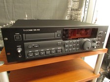 Tascam DA-40 Spitzen DAT Recorder guter Zustand mit BDA defekt