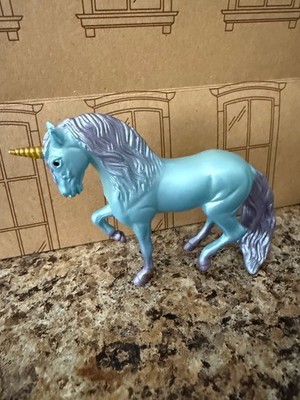 Breyer Horse small unicorn 3inx3in