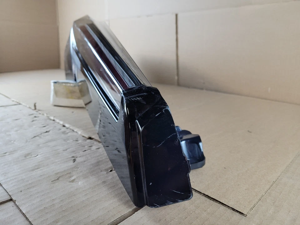 2025 CADILLAC ESCALADE LED RH PASSENGER-SIDE OEM TAIL LIGHT 194584 - Image 4 of 4