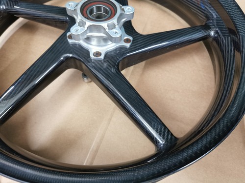 Ruedas traseras + delanteras de fibra de carbono BST Ducati Panigale 959 y 899 - Imagen 8 de 24