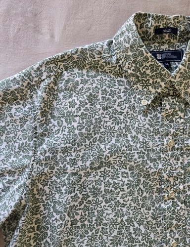 Reyn Spooner Classic Hawaiian Print Shirt, EUC - Medium - Picture 2 of 9