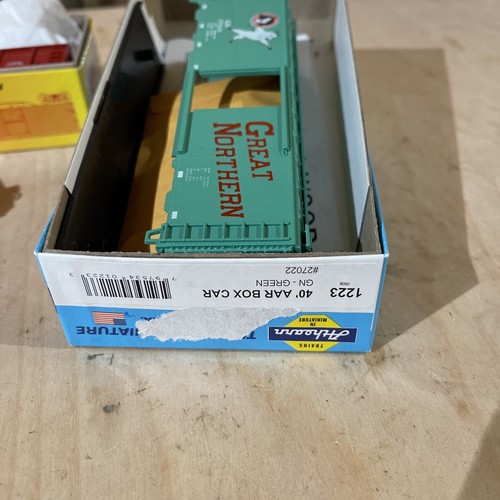 ho scale great northern freight cars - Picture 2 of 6