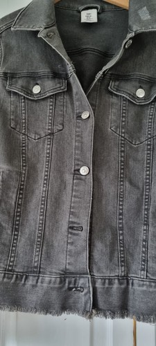 H&M Distressed/washed Charcoal Grey Denim Jacket - Size EUR 46 / UK 18? - Picture 2 of 11