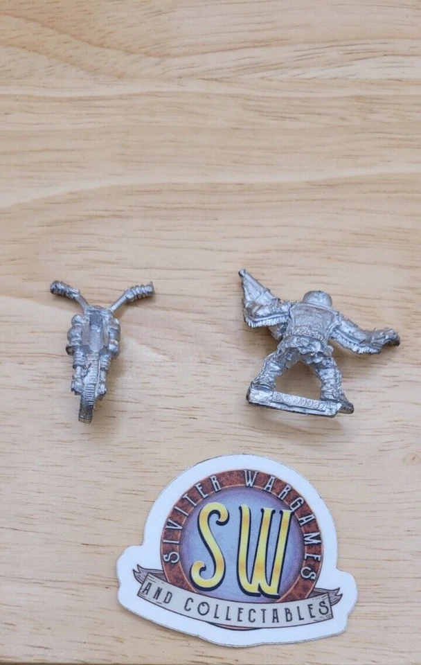 Warhammer 40k Rogue Trader Space Ork Sleazy Rider y bicicleta delantera RT Games Workshop Foto 2 de 4