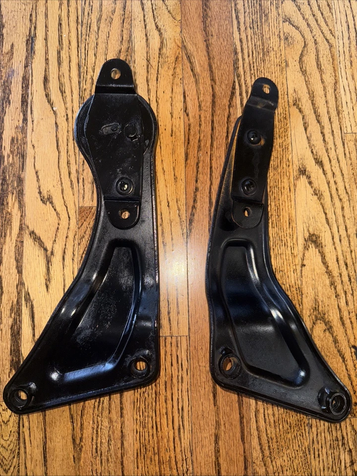 Soportes de asiento de un pasajero Datsun 240z serie con perilla de ajuste Foto 2 de 2