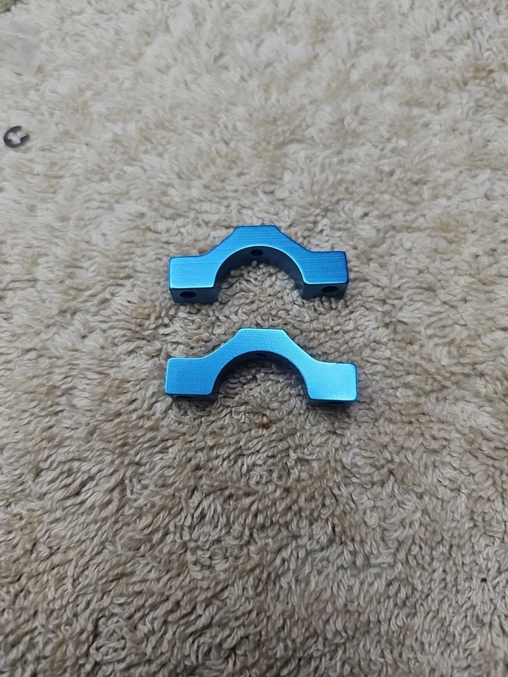 Trinity Rear Body Mounts For Team Losi XXX Buggies Vintage Rare x2 - Image 3 of 4